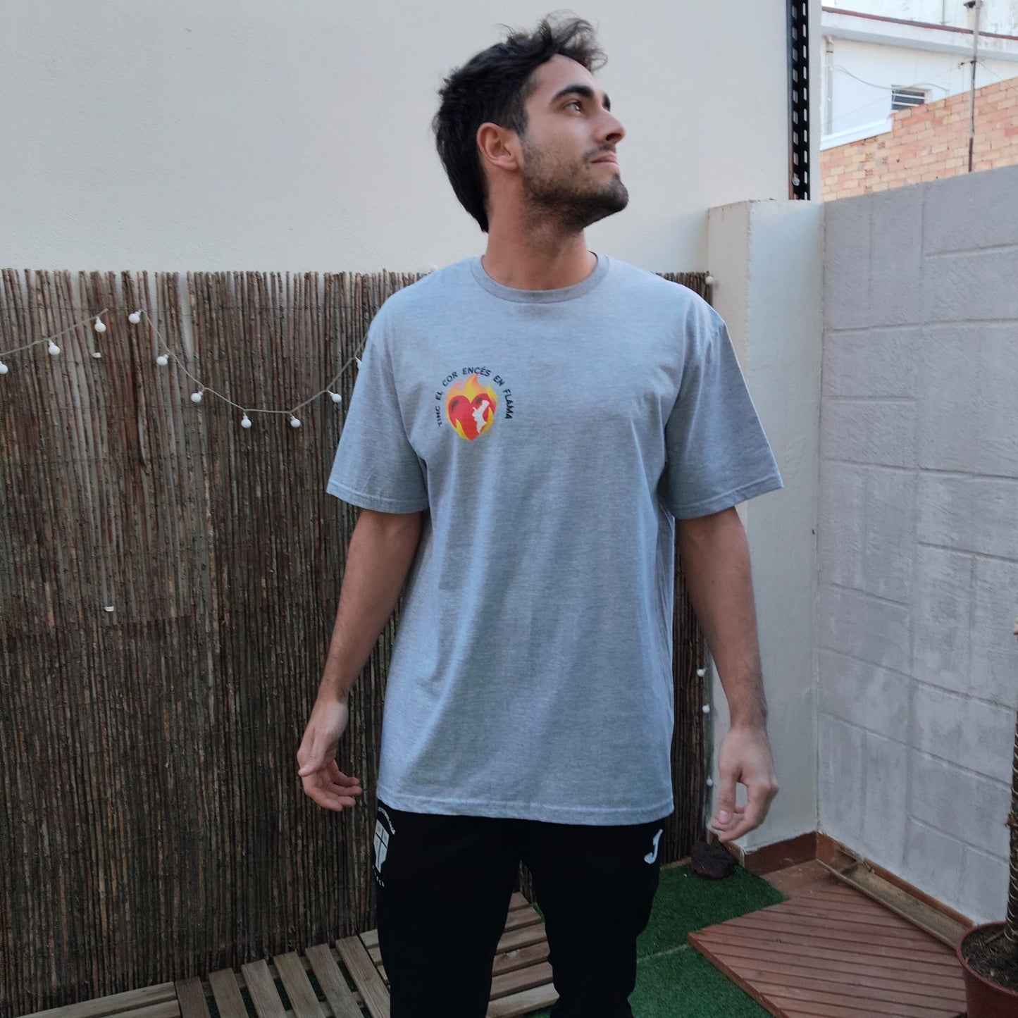 Camiseta básica unisex : cuore en llamas DANA